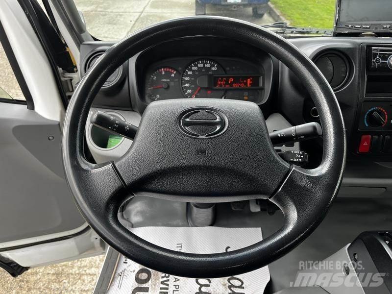 Hino 195 Busy / Vany