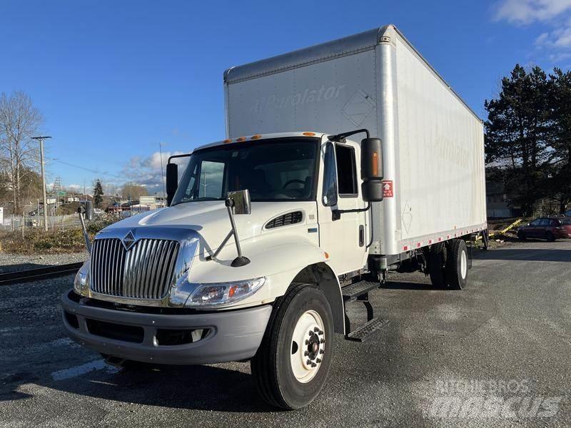 International 4300 Busy / Vany