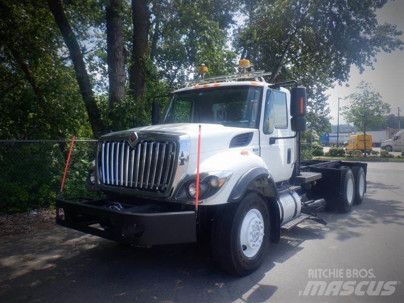 International 7400 Pojazdy pod zabudowę