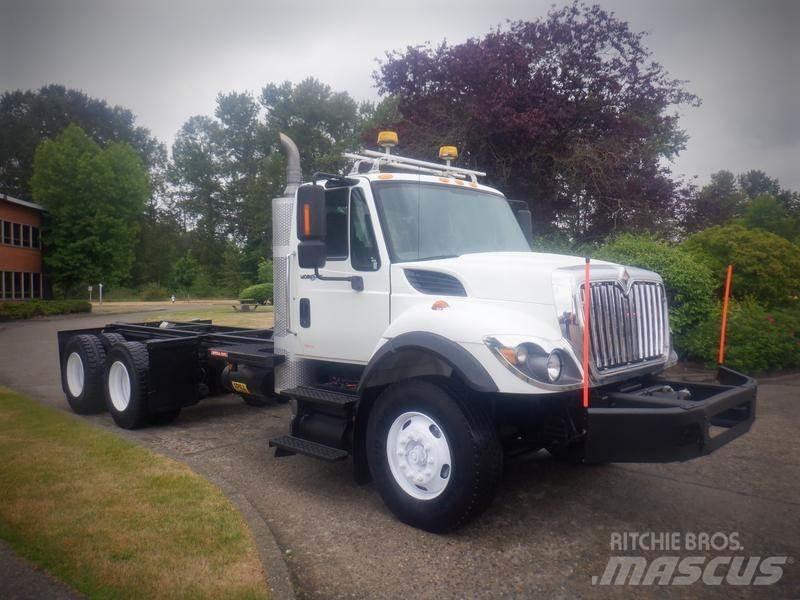 International 7400 Pojazdy pod zabudowę