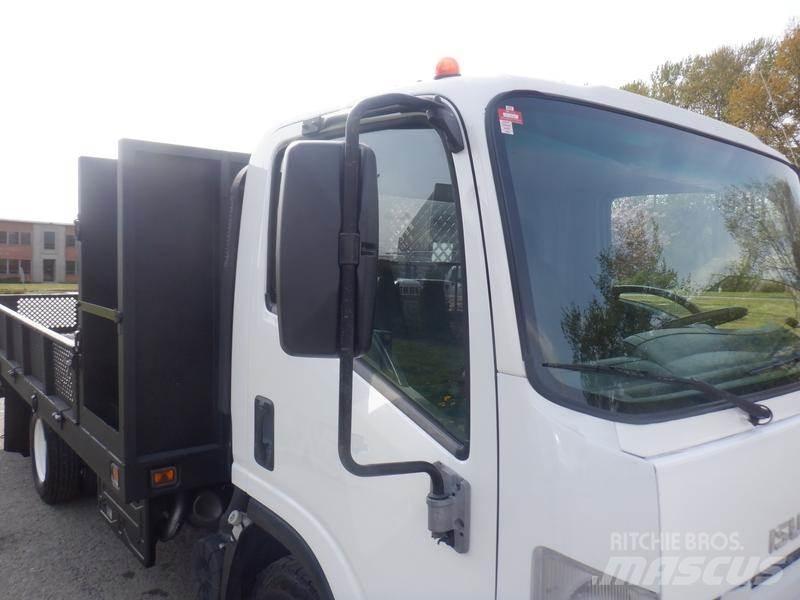 Isuzu NPR Ciężarówki typu Platforma / Skrzynia