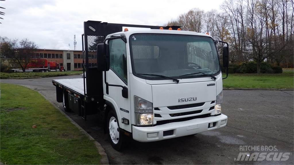 Isuzu NPR Ciężarówki typu Platforma / Skrzynia