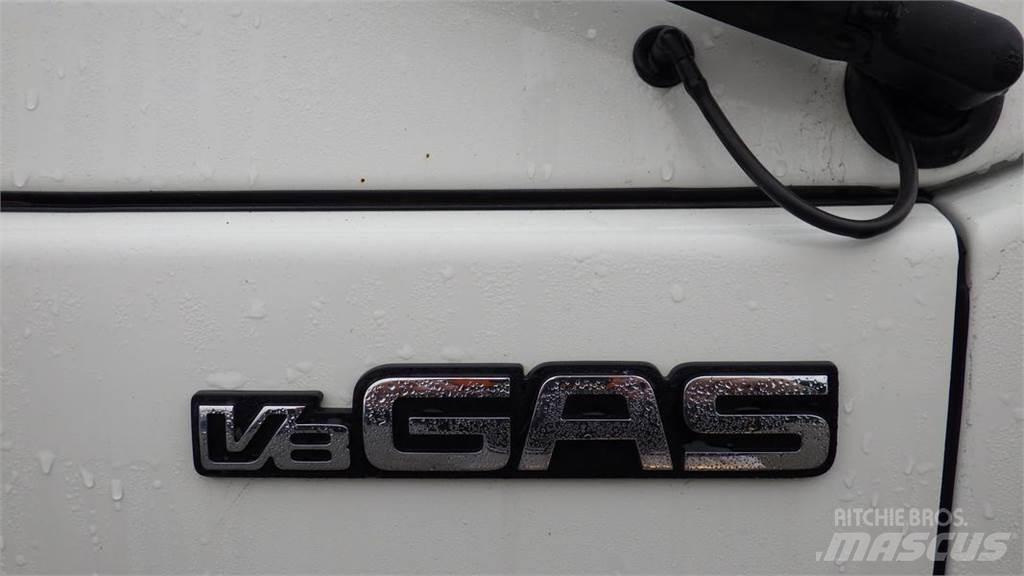 Isuzu NPR Ciężarówki typu Platforma / Skrzynia