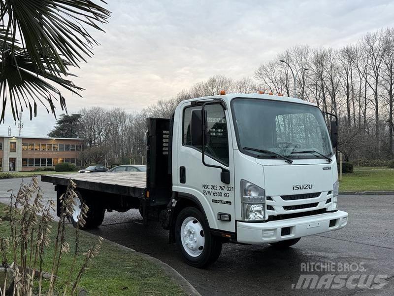 Isuzu NPR Ciężarówki typu Platforma / Skrzynia