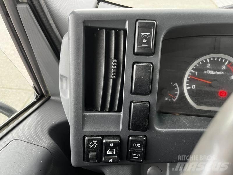 Isuzu NPR Busy / Vany