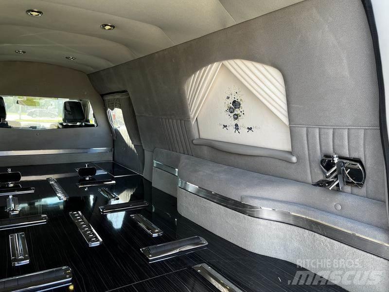 Lincoln MKT Samochody osobowe