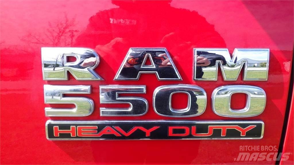 RAM 5500 Ciężarówki typu Platforma / Skrzynia
