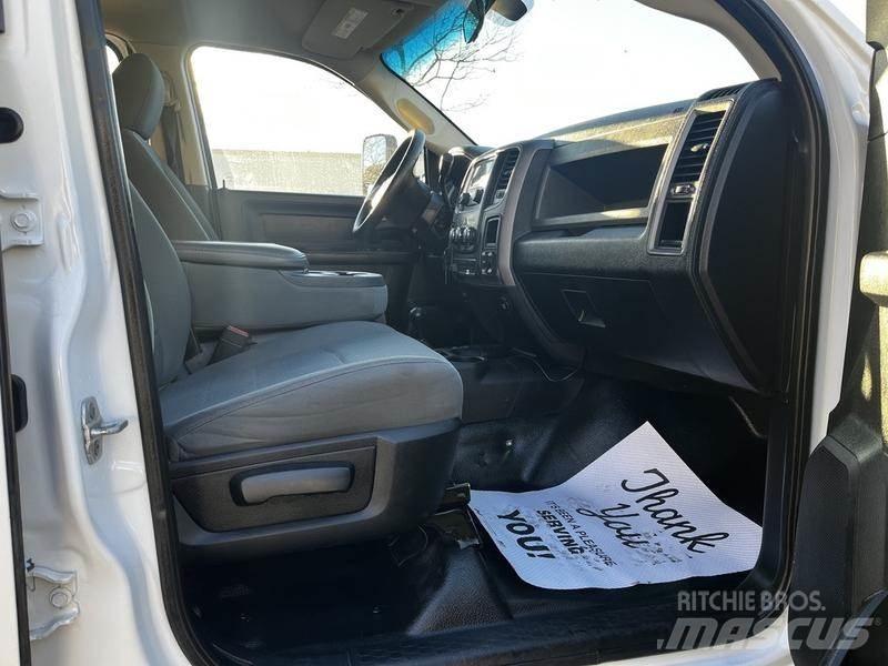 RAM 5500 Ciężarówki typu Platforma / Skrzynia