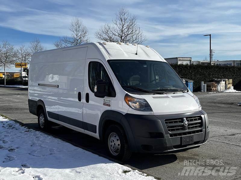 RAM Promaster Busy / Vany