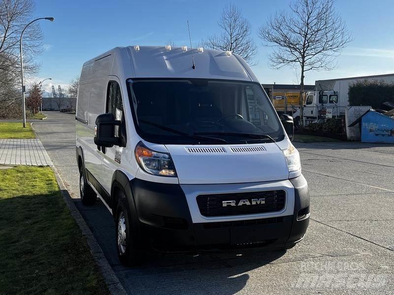 RAM Promaster Busy / Vany