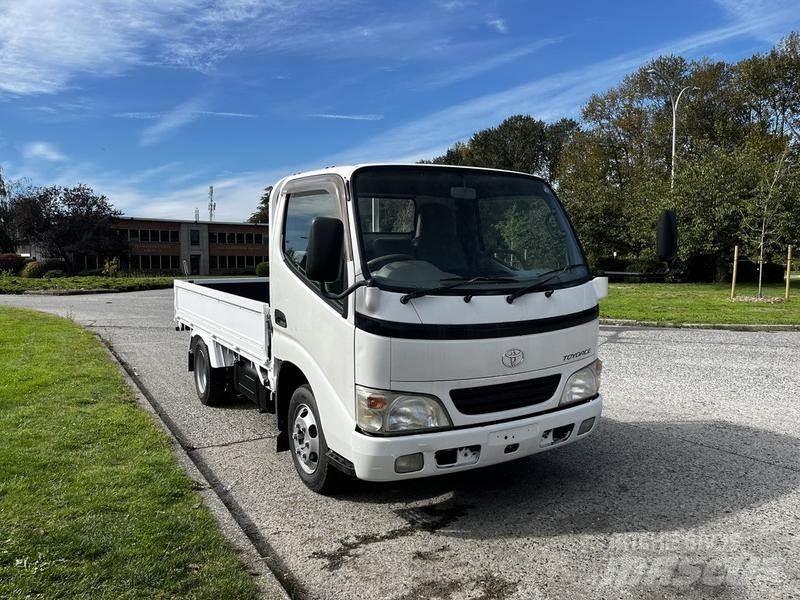 Toyota Toyoace Ciężarówki typu Platforma / Skrzynia