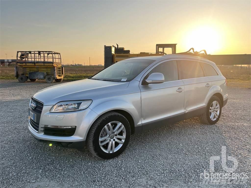 Audi Q7 Samochody osobowe