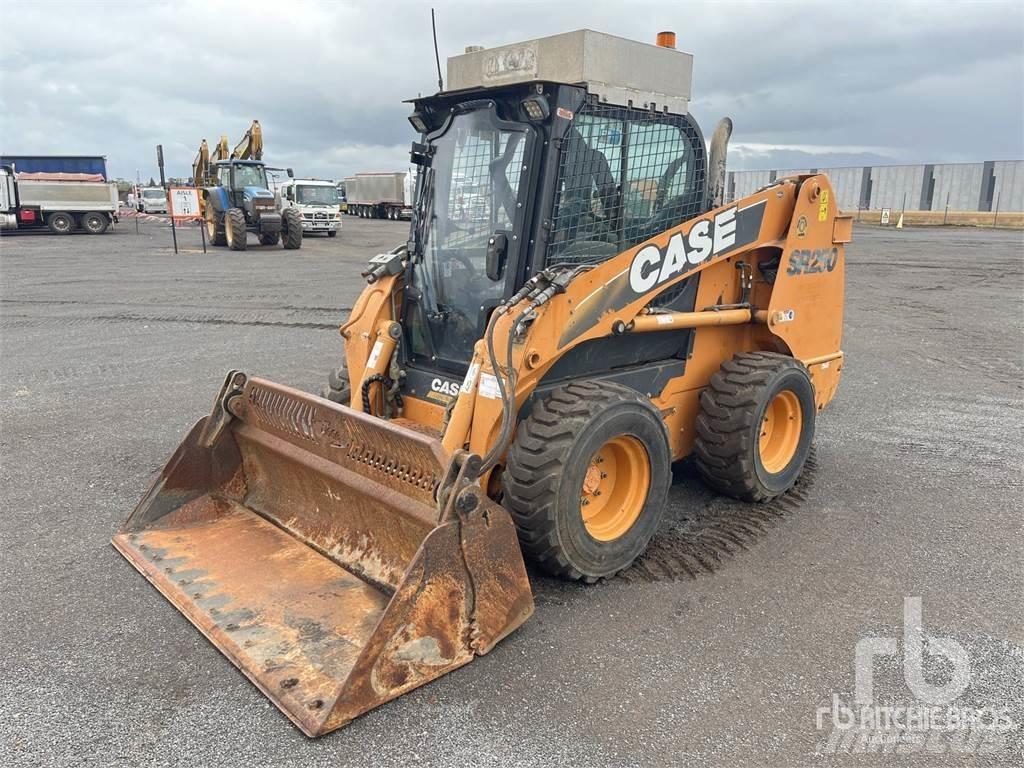 CASE SR250 Ładowarki burtowe