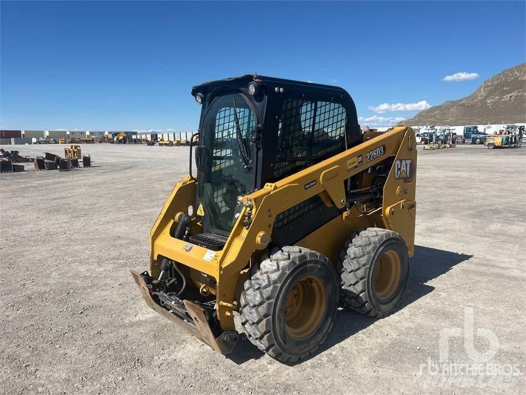 CAT 226D3 Ładowarki burtowe