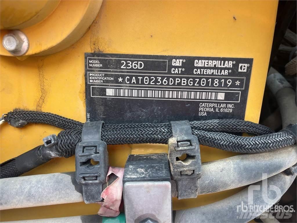 CAT 236D Ładowarki burtowe