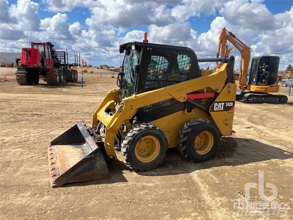 CAT 242D Ładowarki burtowe