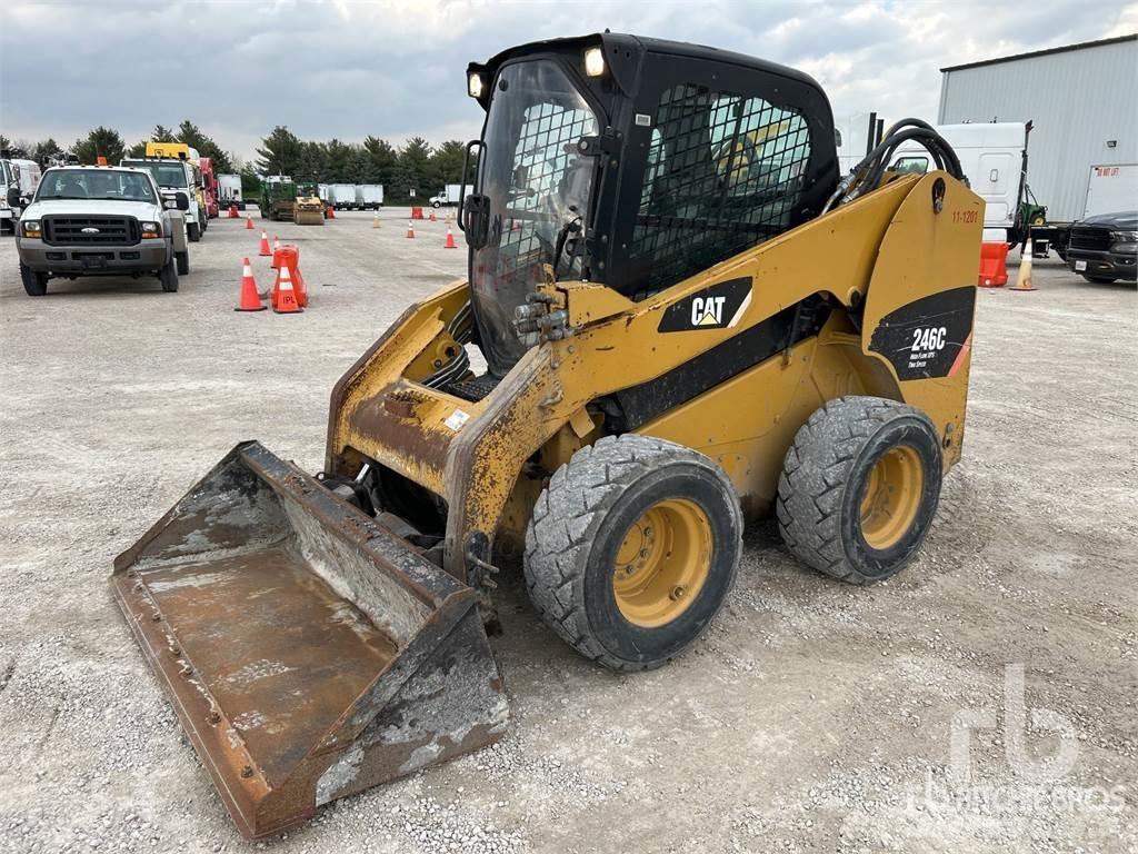 CAT 246C Ładowarki burtowe