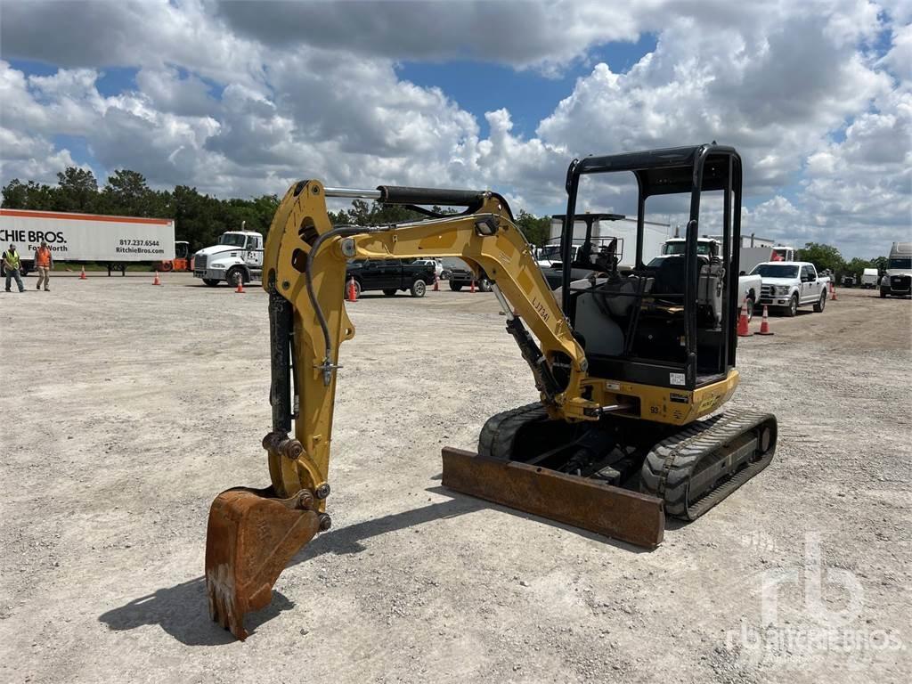 CAT 302.7DCR Minikoparki