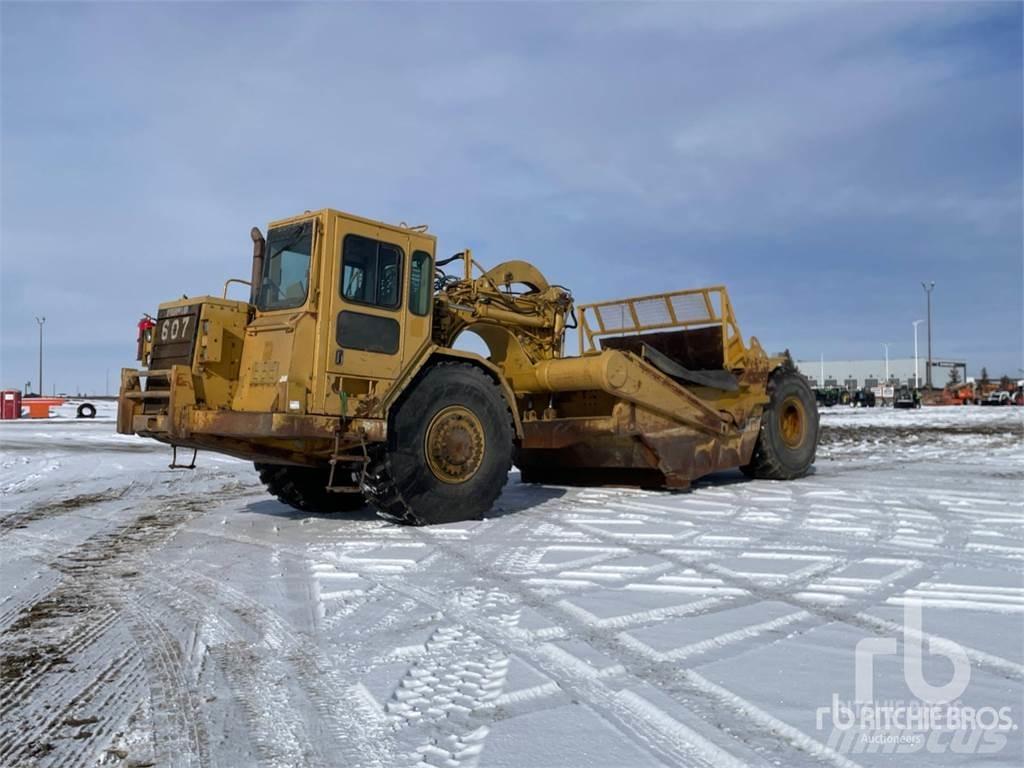 CAT 621F Skrobaki