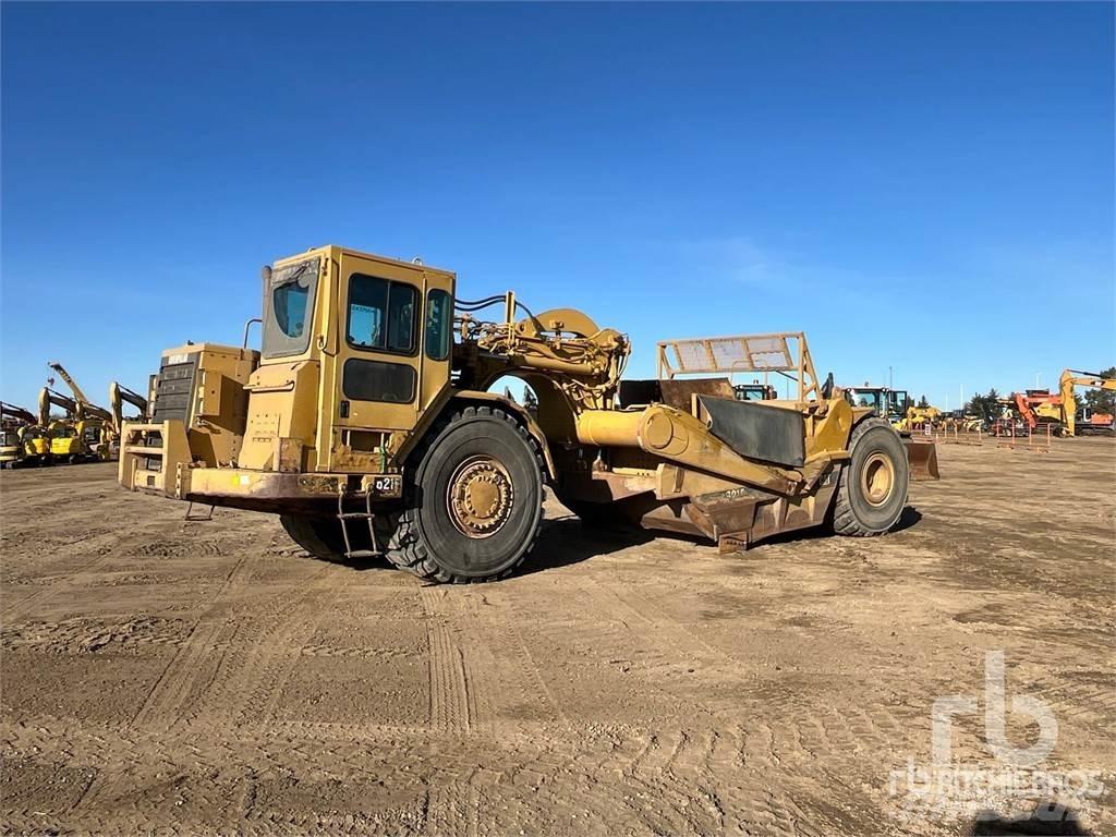 CAT 621F Skrobaki