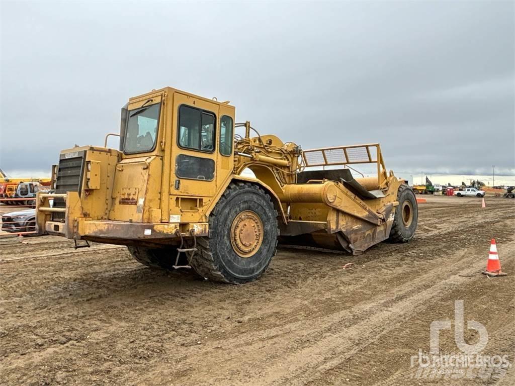 CAT 621F Skrobaki