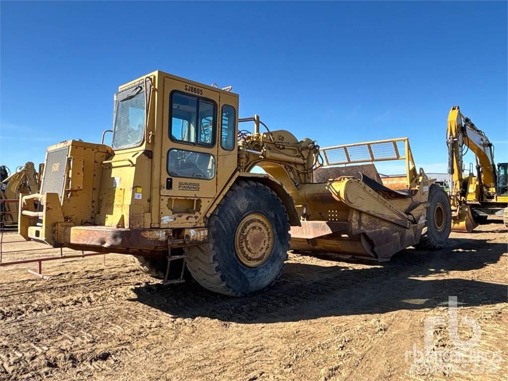 CAT 621F Skrobaki