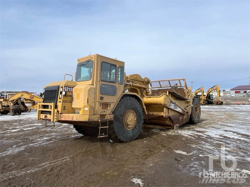 CAT 621G Skrobaki