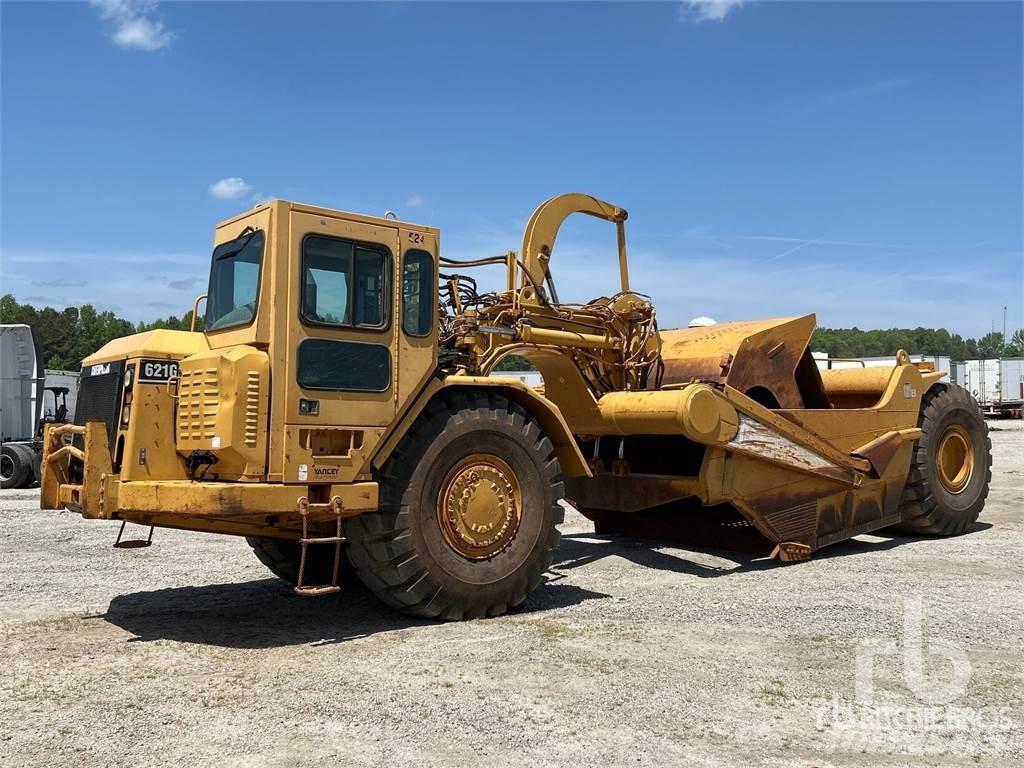 CAT 621G Skrobaki