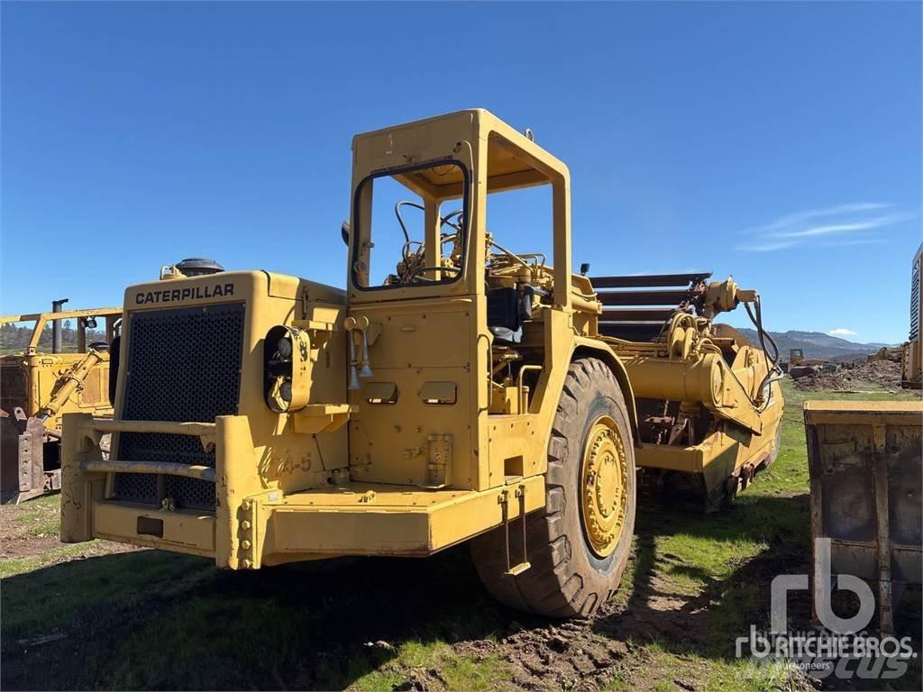 CAT 623B Skrobaki