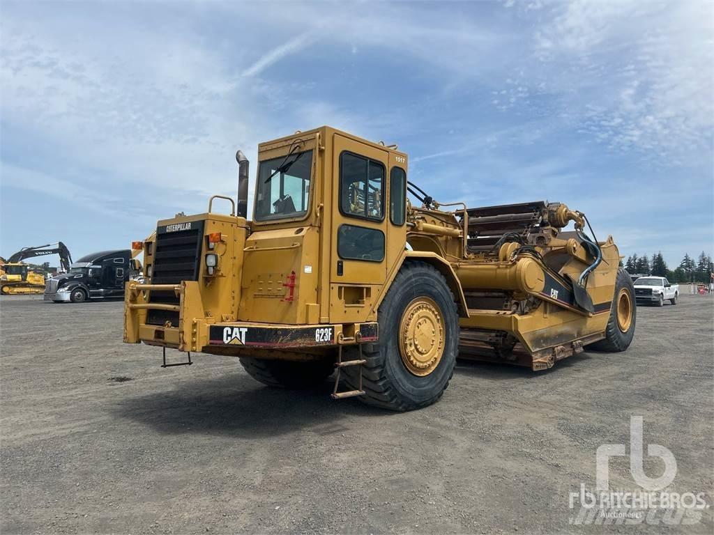 CAT 623F Skrobaki