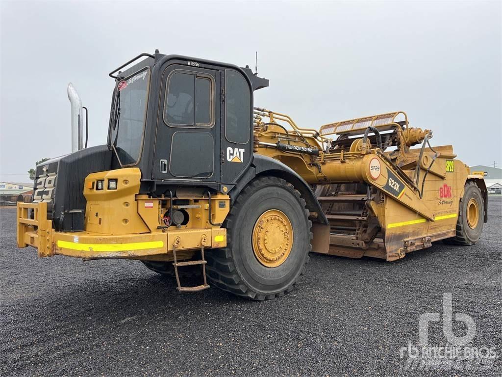 CAT 623K Skrobaki