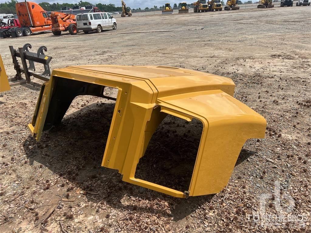 CAT Hood Transport - Inne