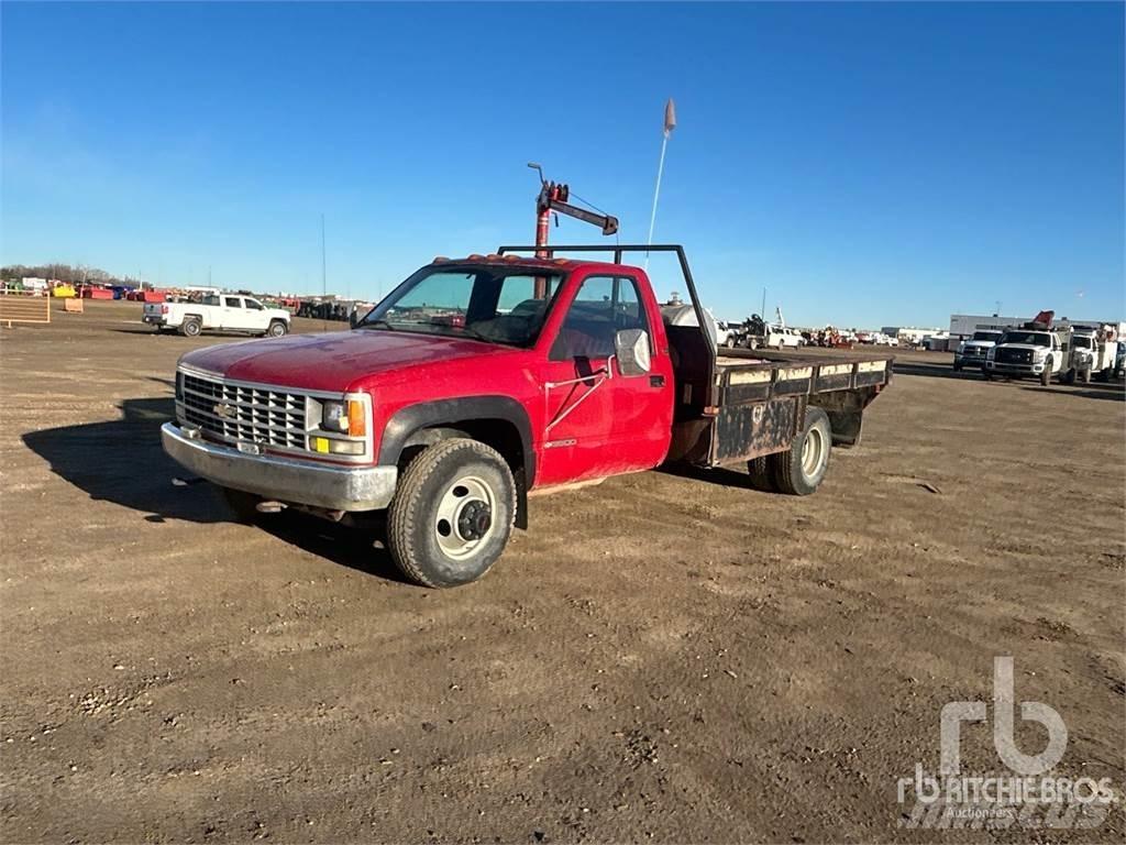 Chevrolet 3500 Ciężarówki typu Platforma / Skrzynia