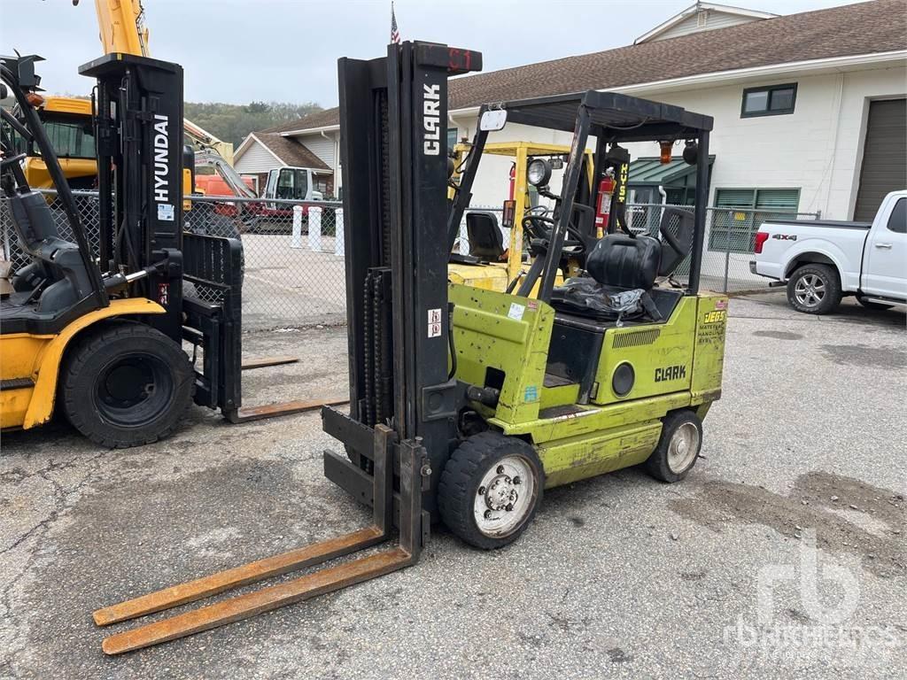 Clark GCX30E Wózki Diesla