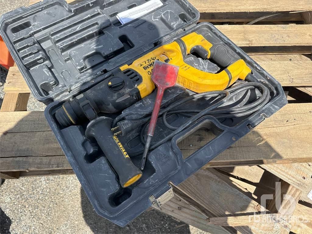 DeWalt D25262 Maszyny budowlane - Inne