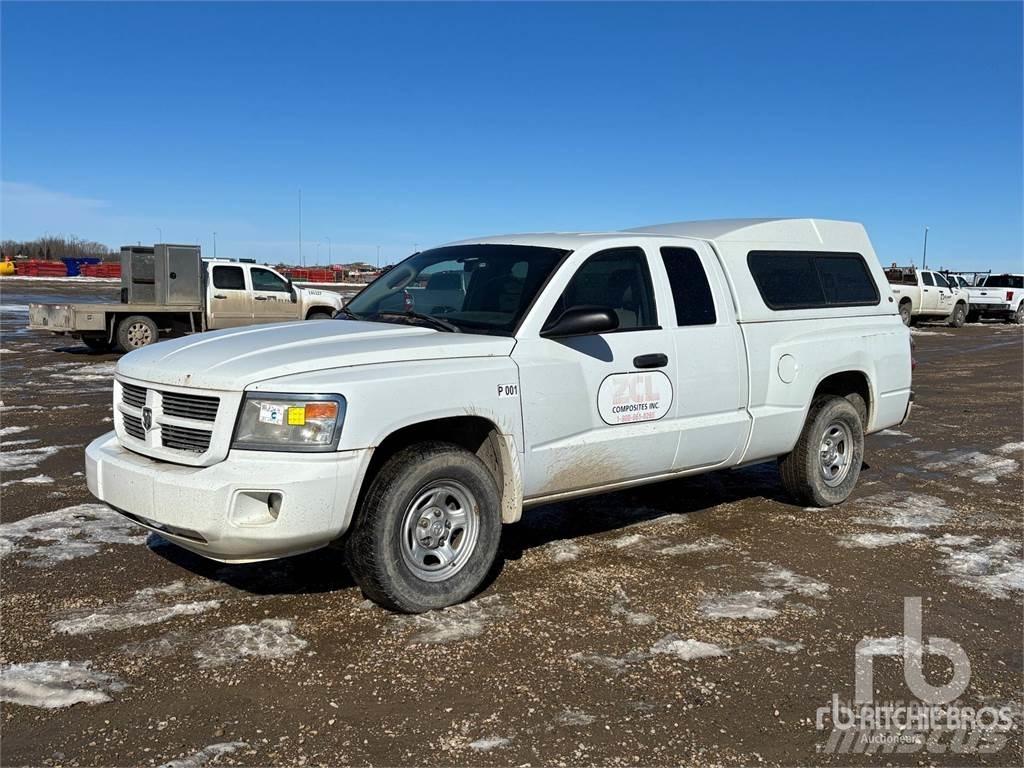 Dodge DAKOTA Pick-upy / Pojazdy z otwieranymi burtami