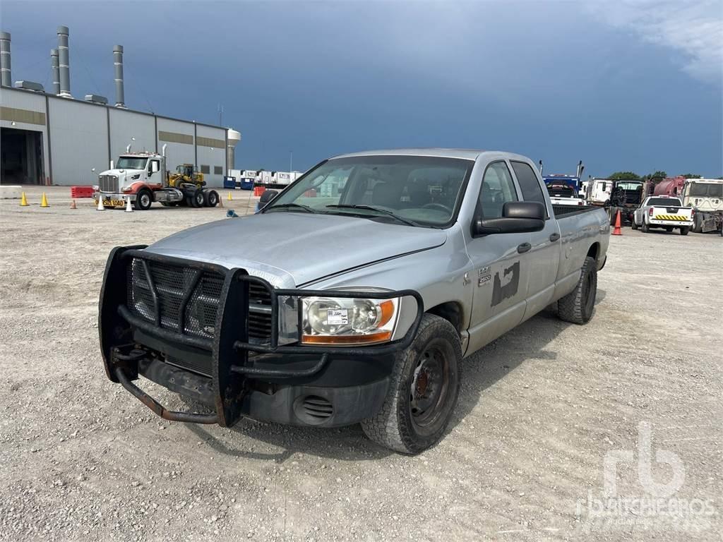 Dodge RAM 2500 Pick-upy / Pojazdy z otwieranymi burtami