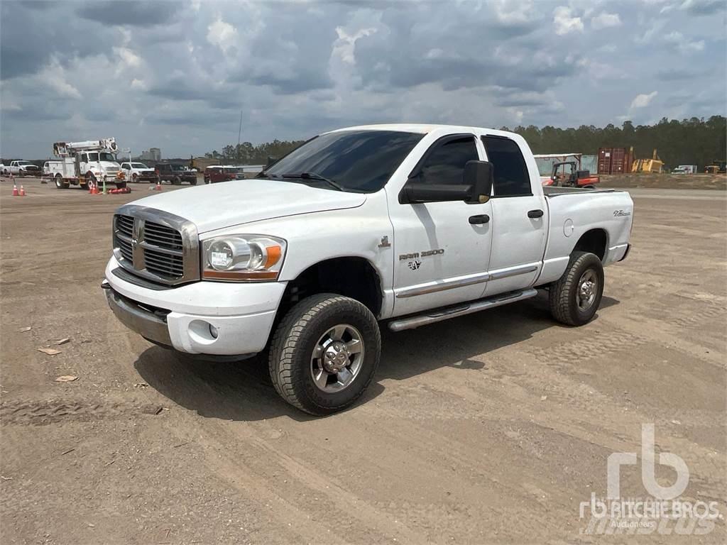 Dodge RAM 2500 Pick-upy / Pojazdy z otwieranymi burtami
