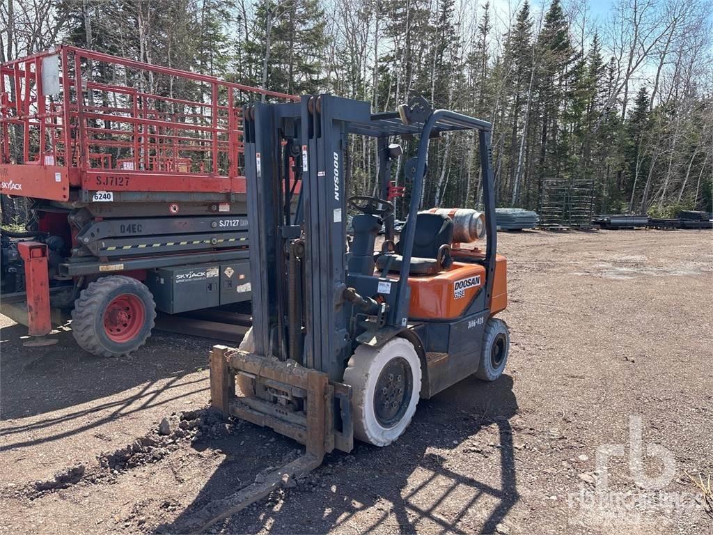 Doosan G25E-3 Wózki Diesla