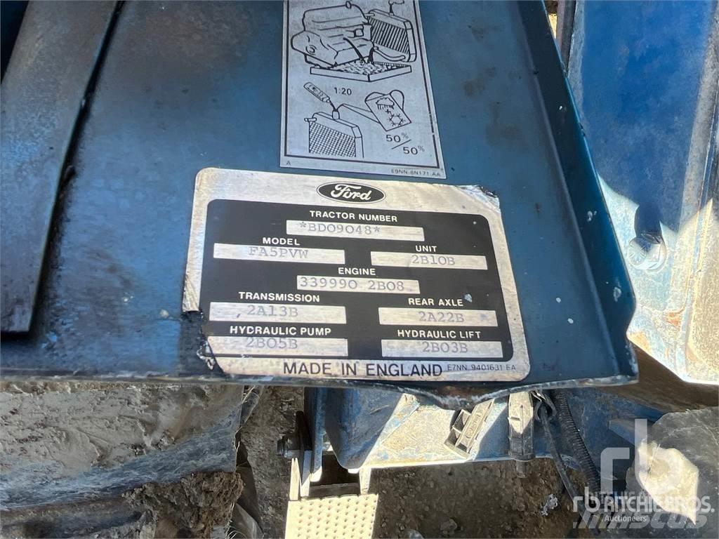 Ford 7740 Spychacze-układarki rur