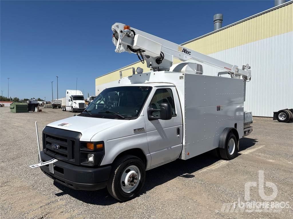 Ford E-350 Podnośniki na przyczepach