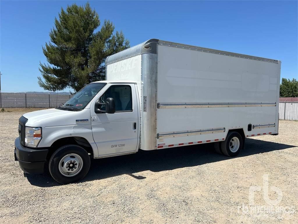 Ford E-350 Busy / Vany