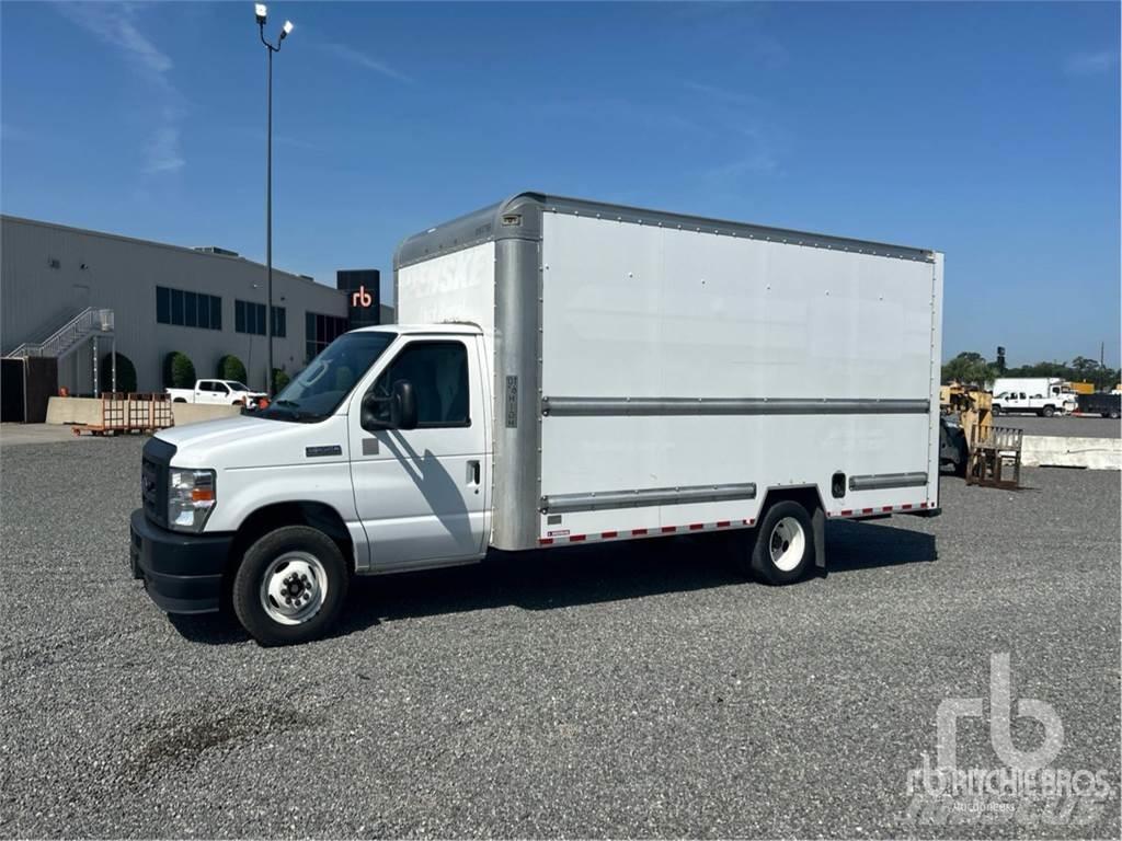 Ford E-350 Busy / Vany