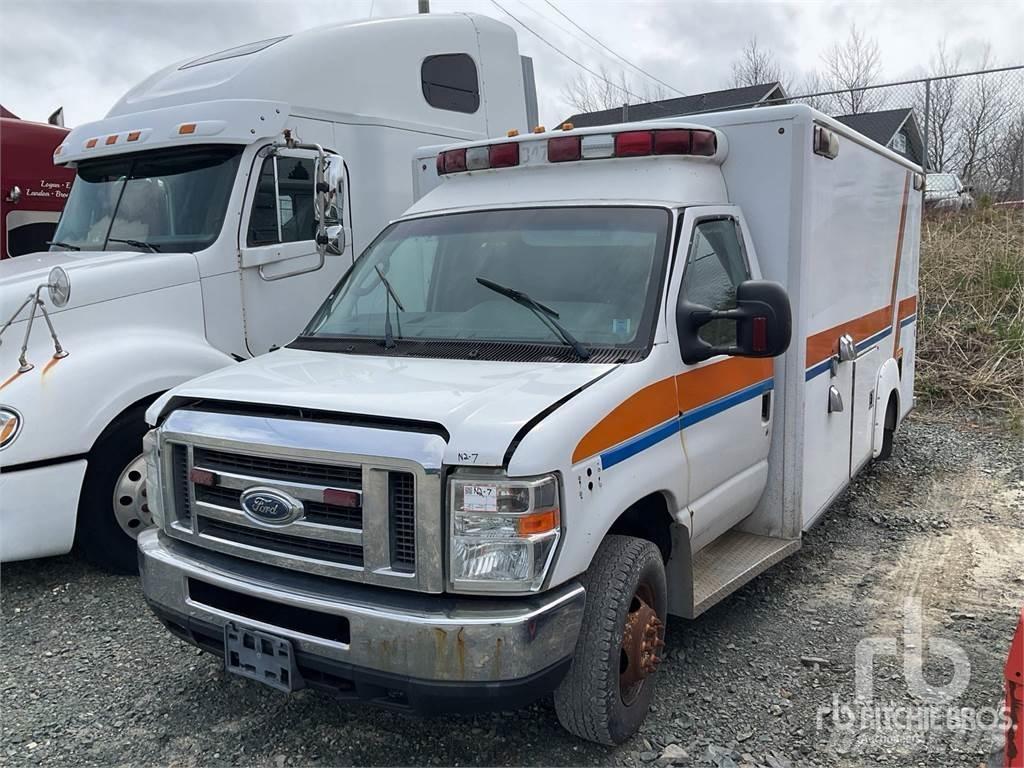 Ford E-350 Ambulanse