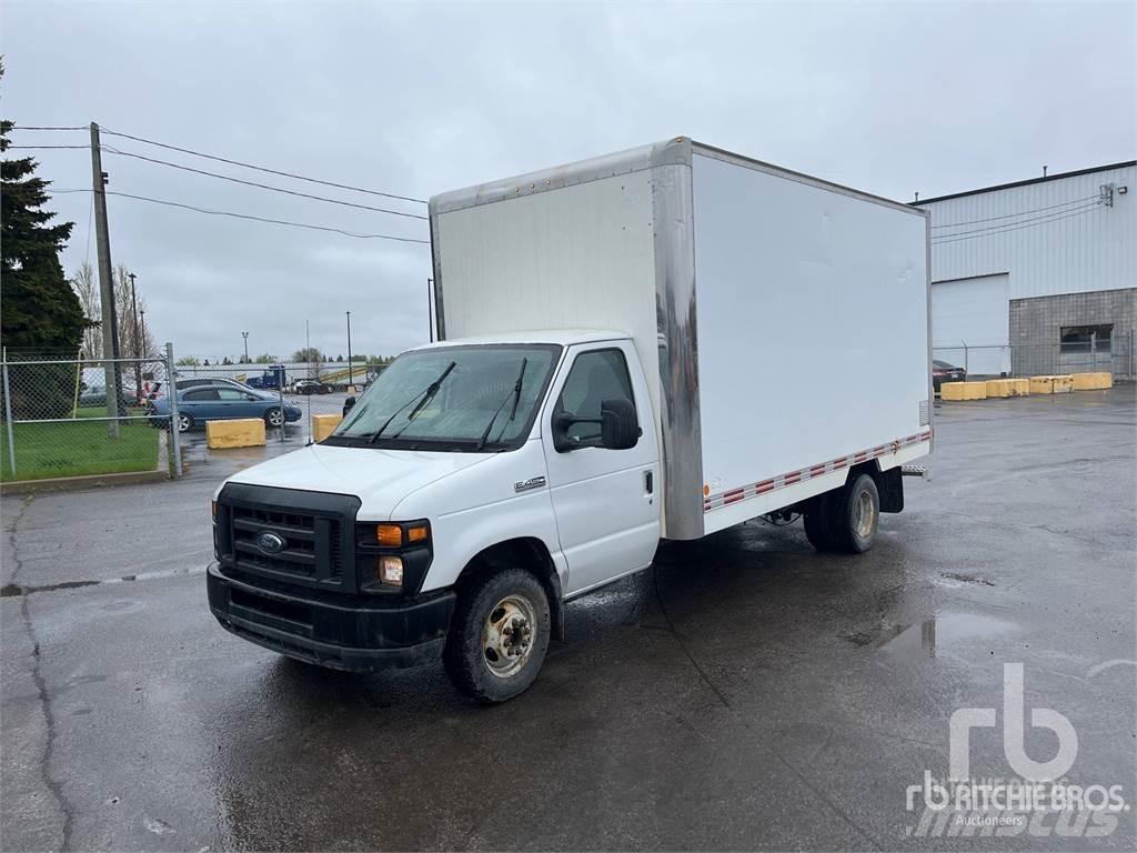 Ford E-450 Busy / Vany
