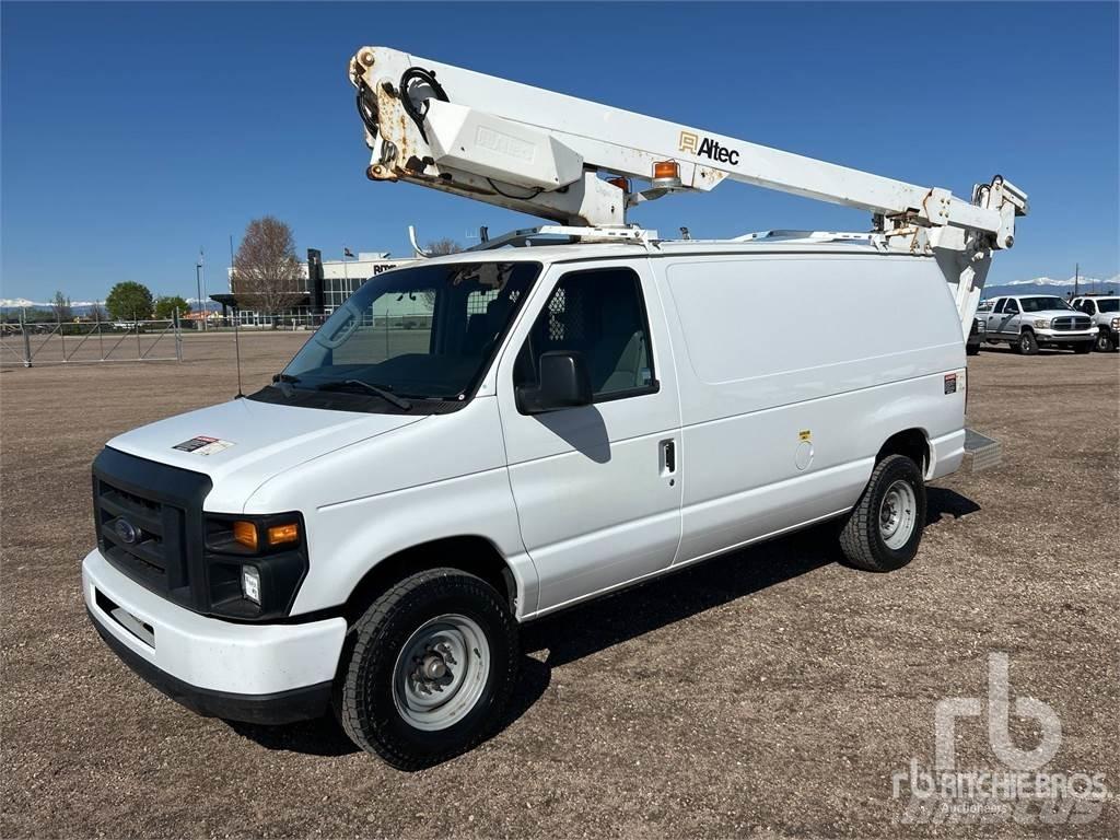 Ford E350 Podnośniki na przyczepach