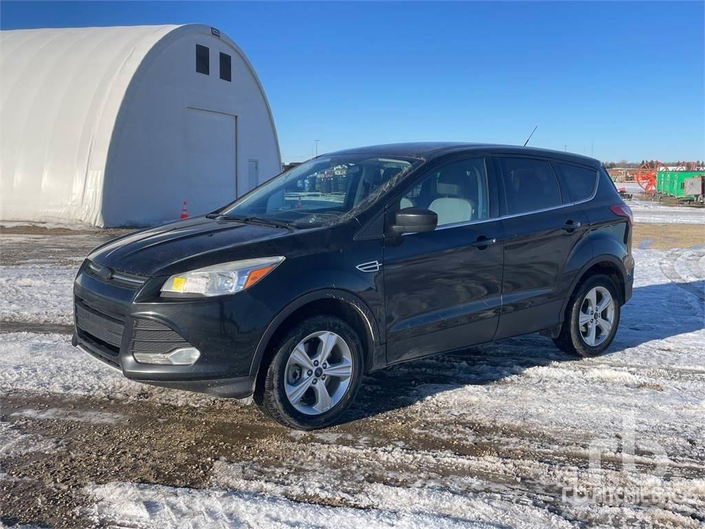 Ford ESCAPE Pick-upy / Pojazdy z otwieranymi burtami