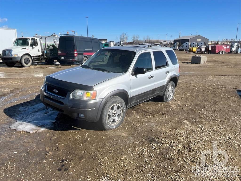 Ford ESCAPE Pick-upy / Pojazdy z otwieranymi burtami