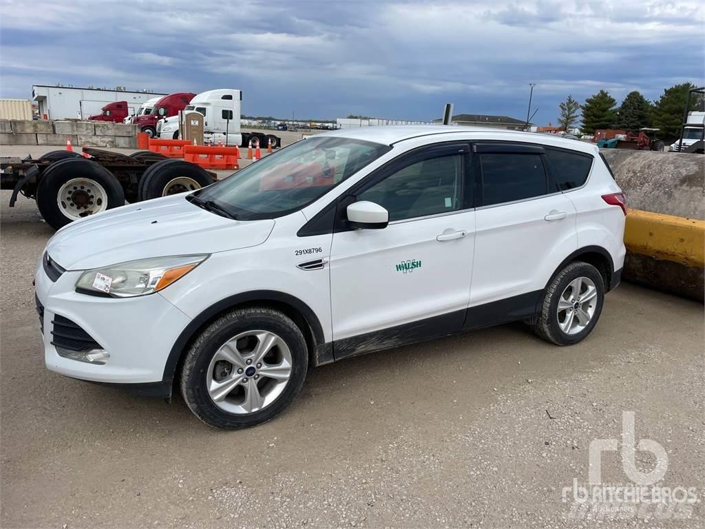 Ford ESCAPE Pick-upy / Pojazdy z otwieranymi burtami