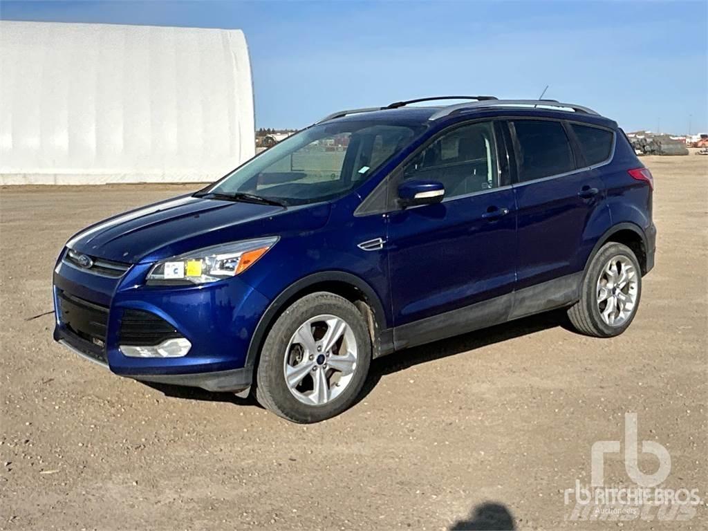 Ford ESCAPE Pick-upy / Pojazdy z otwieranymi burtami